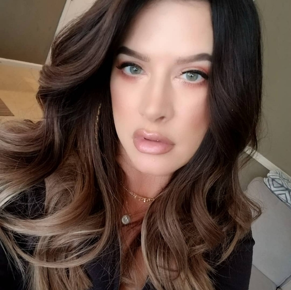 Meet your Posher, Posh - Picture 2 of 16